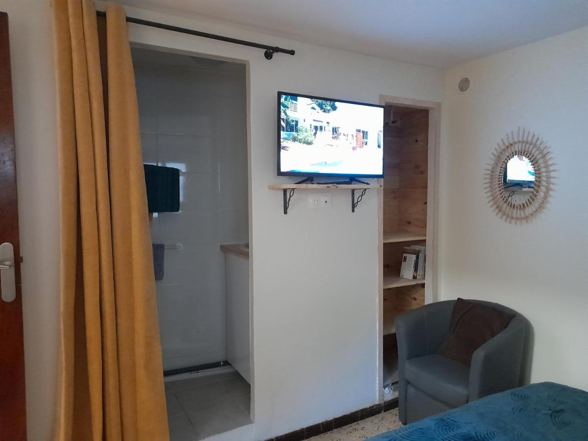 Les Melias T1 Apartment Roujan Exterior photo